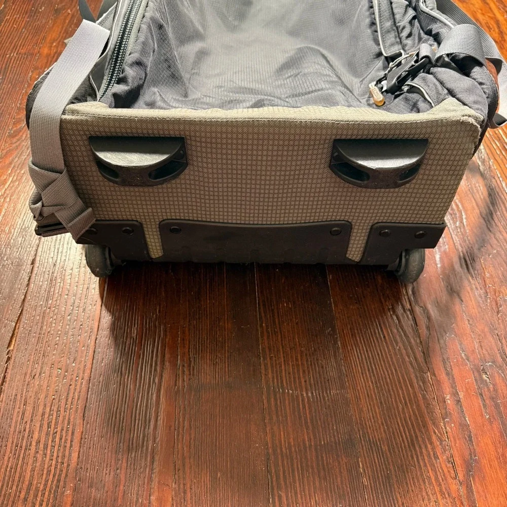 LL Bean Luggage Rolling Duffle Bag Wheeled Adventure Travel Black Gray